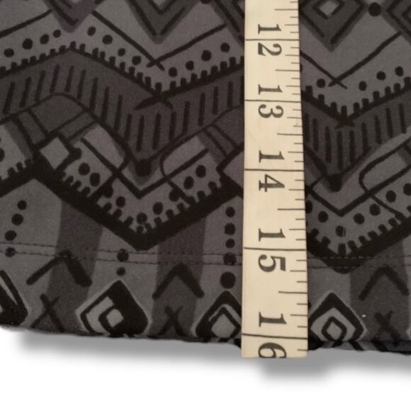 Athleta Skirt Womens X-Small Aztec Pull-On Tech Stretch Black Gray Inside Pocket - Picture 7 of 7